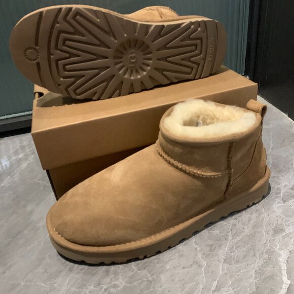 UGG Classic Ultra Mini Boots - Picture 4 of 5